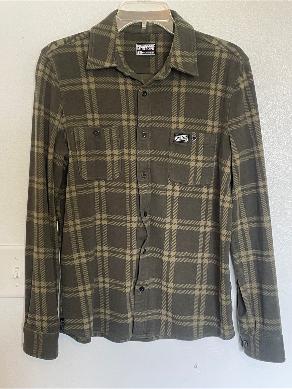 Men's Plaid Lightweight Shirt Jacket in Olive